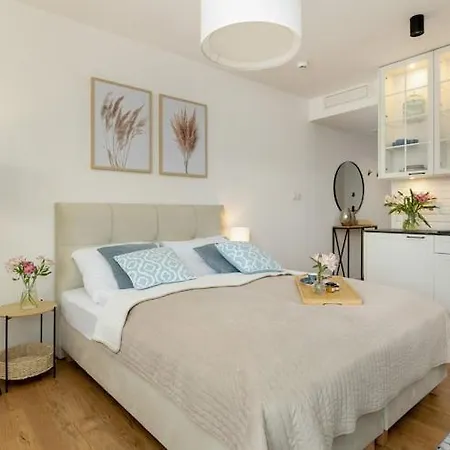 Holiday Studio With Access To Pool And Sauna شقة بوبيروفو