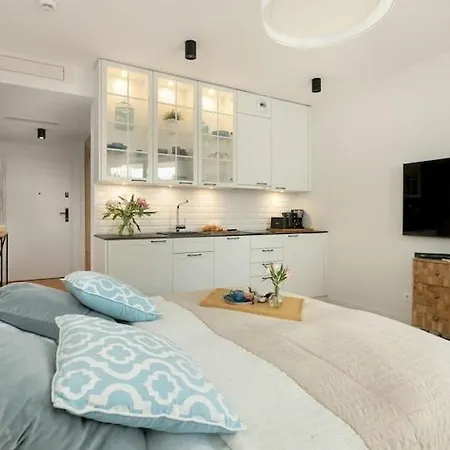 شقة Holiday Studio With Access To Pool And Sauna بوبيروفو