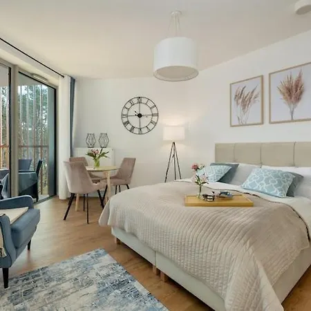 Holiday Studio With Access To Pool And Sauna بوبيروفو