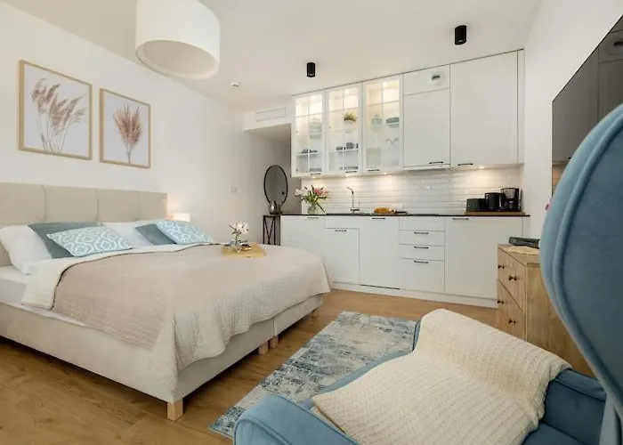 Holiday Studio With Access To Pool And Sauna Apartman *